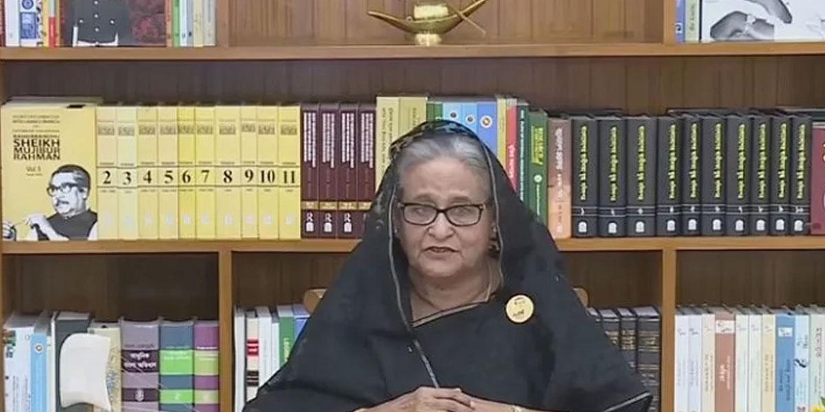 জাতির উদ্দেশে ভাষণ দিচ্ছেন প্রধানমন্ত্রী
