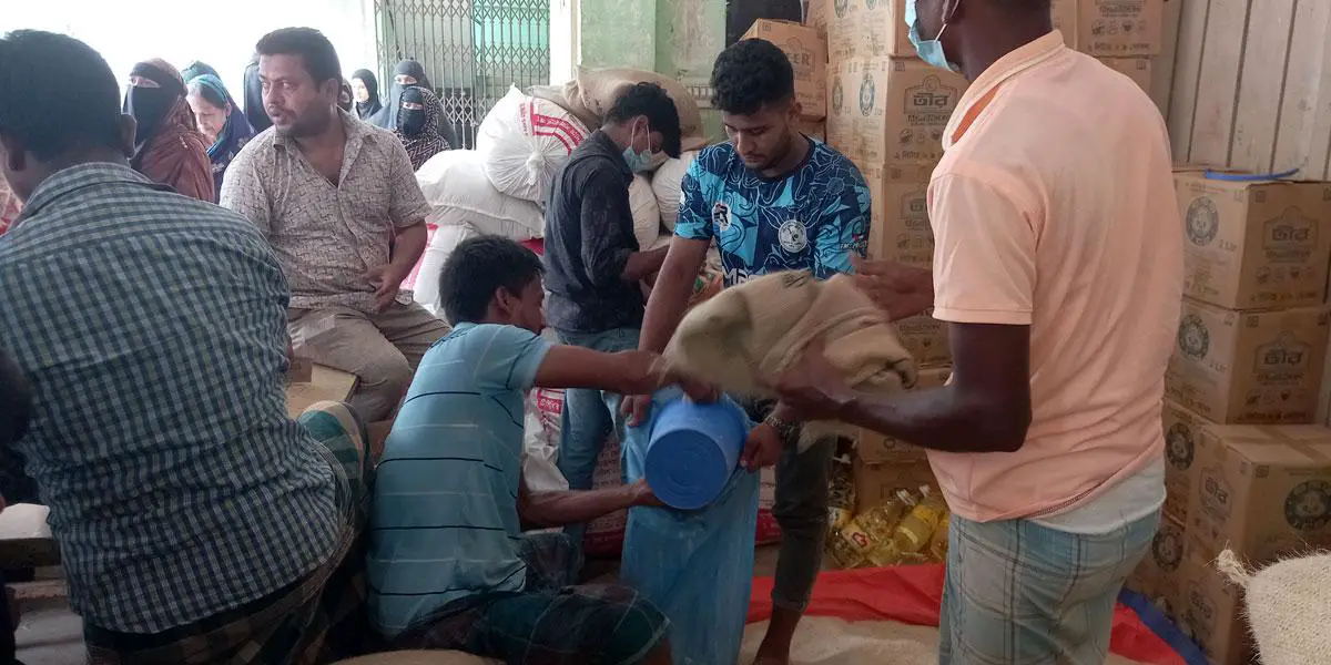 লক্ষ্মীপুরে টিসিবির পণ্য বিক্রিতে অনিয়ম