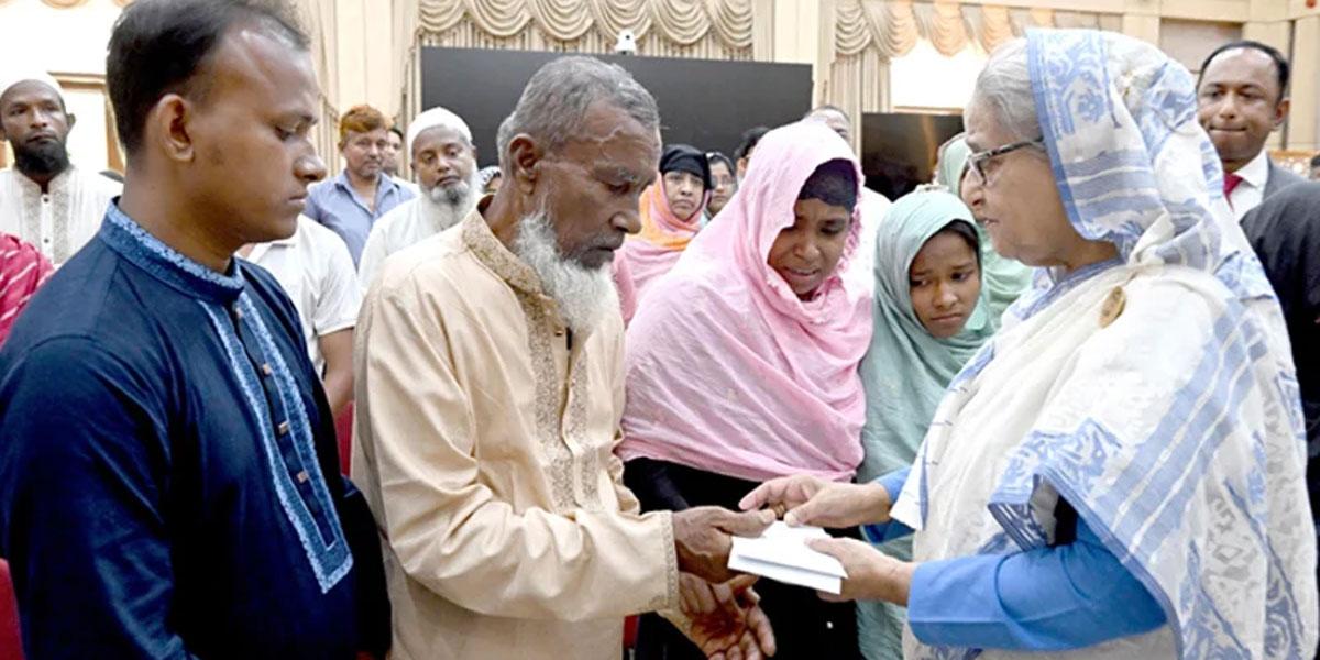 সহিংসতায় নিহত ৩৪ জনের পরিবারকে প্রধানমন্ত্রীর সহায়তা