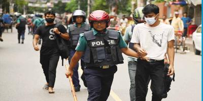 রাজধানীতে বিক্ষোভকারীদের পুলিশের লাঠিপেটা, আটক ৩৮