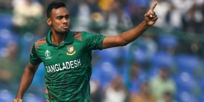 কানাডায় বোলিংয়ে দুর্দান্ত শরিফুল