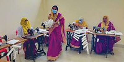 কুমারখালীতে বেকারত্ব কমাতে ন্যাপকিন তৈরি