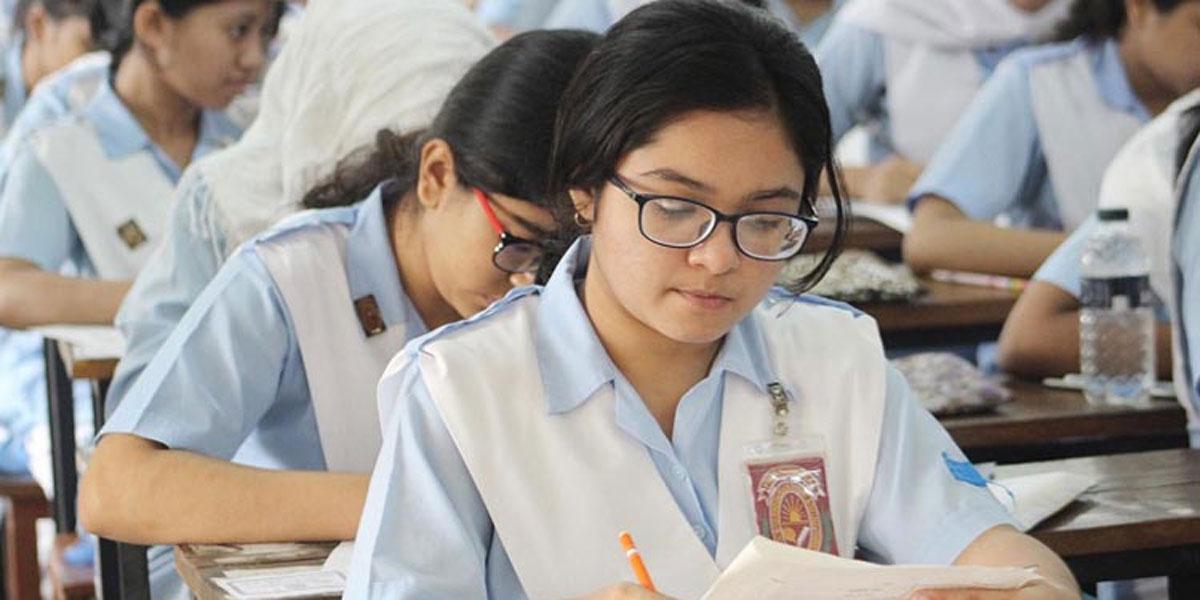 এইচএসসি পরীক্ষা ২ সপ্তাহ পেছাল, হবে অর্ধেক নম্বরে