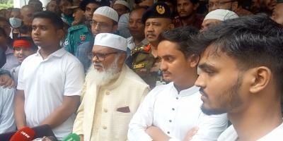 সাম্প্রদায়িক গুজব ছড়িয়ে দেশকে অশান্ত করার চেষ্টা চলছে: ধর্ম উপদেষ্টা