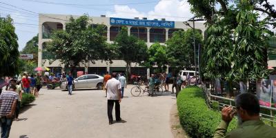 নরসিংদীতে শেখ হাসিনা ও রেহানাসহ ৩০০ জনের বিরুদ্ধে হত্যা মামলা