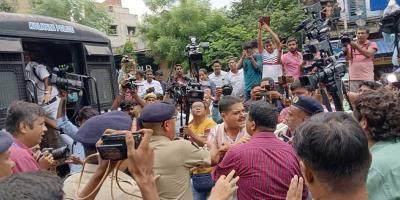পশ্চিমবঙ্গে বিজেপির অবরোধ গুলিতে আহত ১
