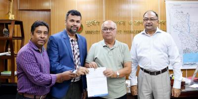 প্রধান উপদেষ্টার ত্রাণ তহবিলে কমিউনিটি ব্যাংকের অনুদান