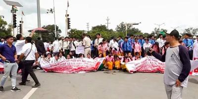 মণিপুরে সহিংসতা : ইন্টারনেট সেবা বন্ধ, ৩ জেলায় কারফিউ