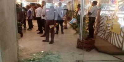 পেট্রোবাংলার সামনে তিতাস কর্মীদের হামলা-ভাঙচুর