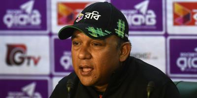 হঠাৎ পদত্যাগ করেছেন সুজন
