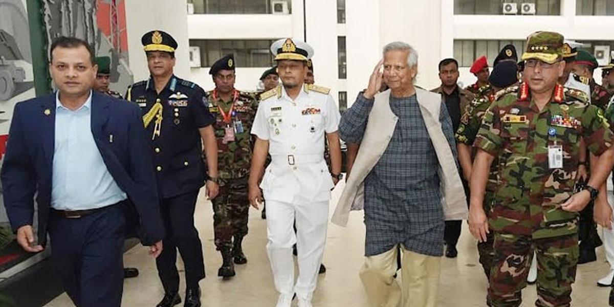 প্রথমবার সেনাসদরে প্রধান উপদেষ্টা