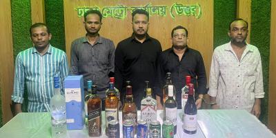 বনানীর সুইট ড্রিম হোটেলে মিলল ৯৮৪ বোতল বিদেশি মদ
