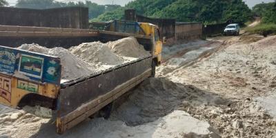 বেআইনি জেনেও টিলা কাটায় সাড়ে ৭ লাখ টাকা জরিমানা