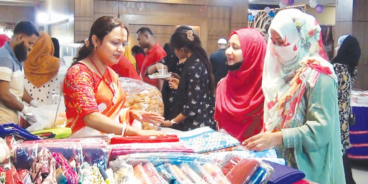 নরসিংদীতে জনপ্রিয় হয়ে উঠছে নারী উদ্যোক্তা মেলা