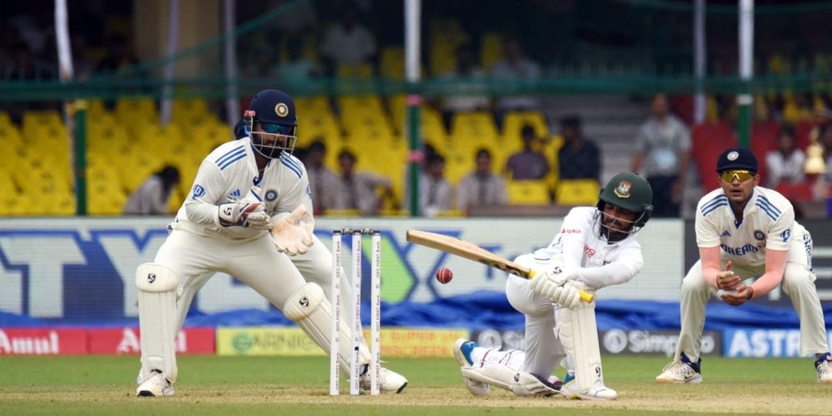 বৃষ্টিতে আগেভাগে শেষ খেলা