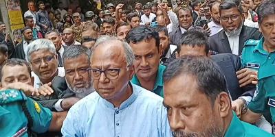আত্মসমর্পণ করে কারাগারে মাহমুদুর রহমান