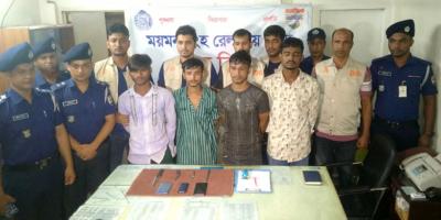 যাত্রীবেশে ট্রেনে ডাকাতি করতেন তারা