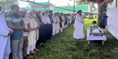 শ্রীনগরে সাবেক রাষ্ট্রপতি বদরুদ্দোজা চৌধুরীর জানাজা অনুষ্ঠিত