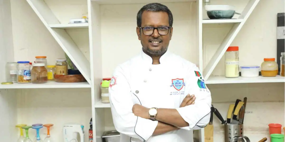 শেফ প্রশিক্ষক একজন আলী আজম