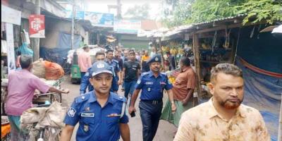 মাছ ব্যবসায়ীকে পিটিয়ে হত্যা, প্রতিবাদে সড়ক অবরোধ