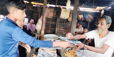 ২ টাকায় চা-নাশতা