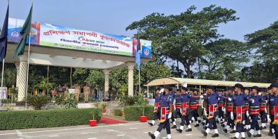 বিভাগীয় ক্যাডেট এসআইদের প্রশিক্ষণ সমাপনী কুচকাওয়াজ