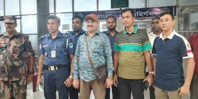 কলারোয়ার পৌর কাউন্সিলর বেনাপোলে গ্রেপ্তার
