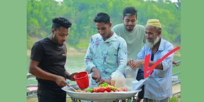 ‘আহারে চানাচুর-চাচা, কে মারল তারে?’