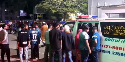 প্রেমের প্রস্তা‌ব প্রত্যাখ্যানে স্কুলছাত্রী ও তার মাকে কু‌পি‌য়ে জখম