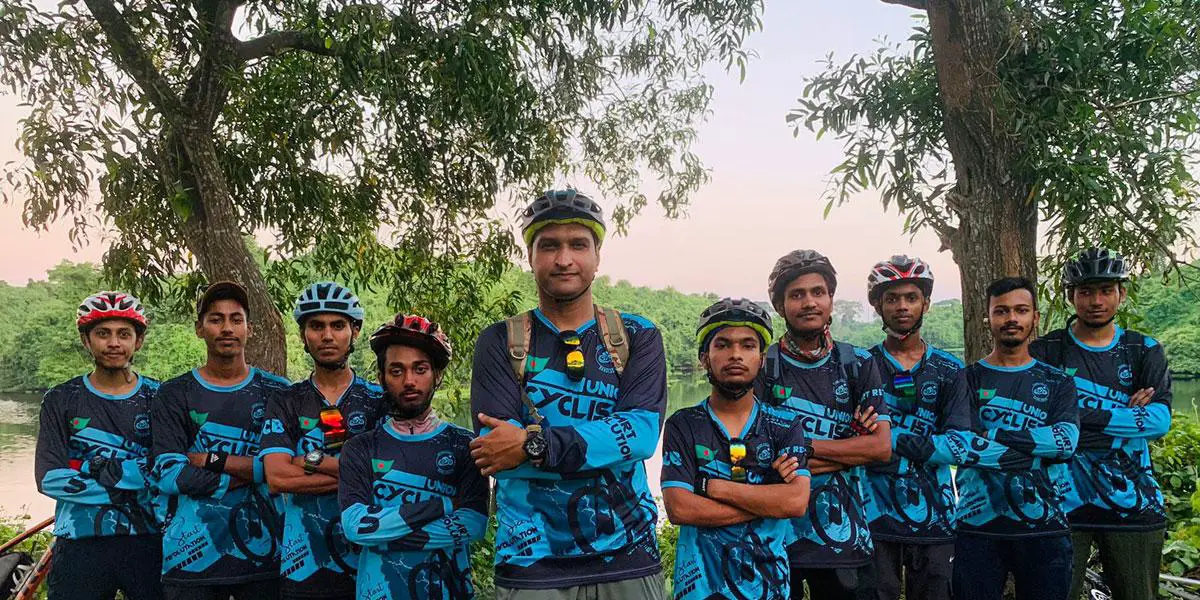 ১০ তরুণের সাইকেল-যাত্রা