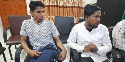 ভোটার হতে এসে ২ রোহিঙ্গা যুবকসহ দালাল আটক