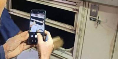 টাকা না দেওয়ায় ট্রেনে ঢিল