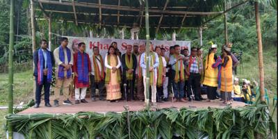 ‘খাসি সেং কুটস্নেম’ উৎসবে মাতলেন খাসিয়ারা