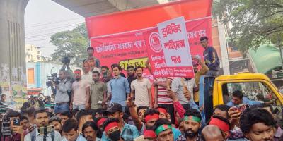 প্রেস ক্লাবের সামনে ব্যাটারিচালিত রিকশাচালকদের সড়ক অবরোধ