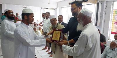 কৃতি মাদরাসা ছাত্রদের সংবর্ধনা দিলেন আমিনুল হক