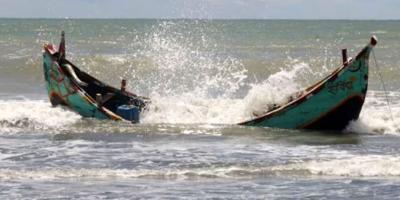 বঙ্গোপসাগরে নৌকা উল্টে জেলে নিখোঁজ