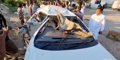 সাভারে বাস-প্রাইভেটকার সংঘর্ষে নিহত ৩