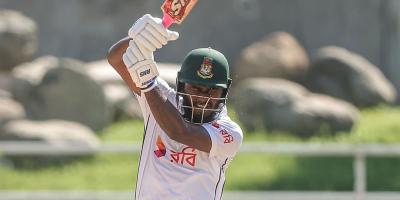 টেস্ট জিতে প্রয়াত বাবাকে স্মরণ জাকেরের