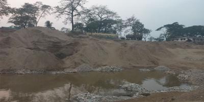 সিলেটে রেলের জমিতে হরিলুট
