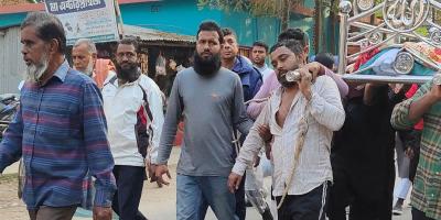 হাতকড়া নিয়ে মায়ের জানাজায় ছাত্রলীগ নেতা