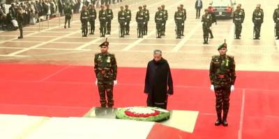 শহিদ বুদ্ধিজীবী স্মৃতিসৌধে রাষ্ট্রপতি-প্রধান উপদেষ্টার শ্রদ্ধা