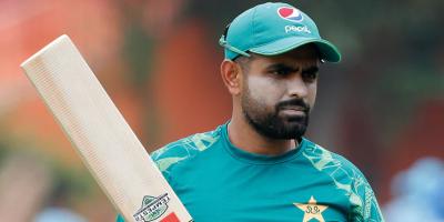 ৩১ রান করে বাবরের মাইলফলক স্পর্শ