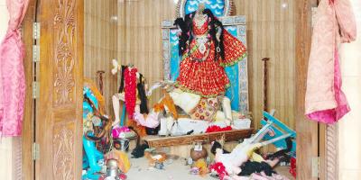 সরিষাবাড়ীতে প্রতিমা ভাঙচুর, স্বর্ণালঙ্কার চুরি