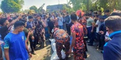 চৌদ্দগ্রামে বাস দুর্ঘটনায় নিহত ৩