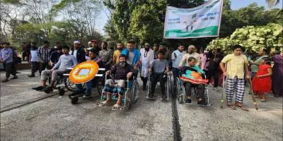 ক্র্যাচে ভর করে বিজয় উদযাপনে জুলাই-আগস্টের আহতরা