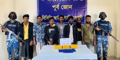 টেকনাফে ৩৫ হাজার ইয়াবাসহ আটক ৭