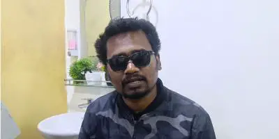 দুনিয়াটা যেন কালো গ্লাসেই বন্দি হয়ে গেছে শুভর