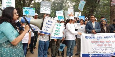 ধানমন্ডি লেকে চিলড্রেন ওয়াচ ফাউন্ডেশনের পরিচ্ছন্নতা কর্মসূচি