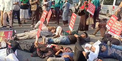 যমুনার সামনে অনশনে ইনকিলাব মঞ্চ
