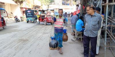 নিরাপদ খেজুরের রস সংগ্রহ করেন মকছেদ